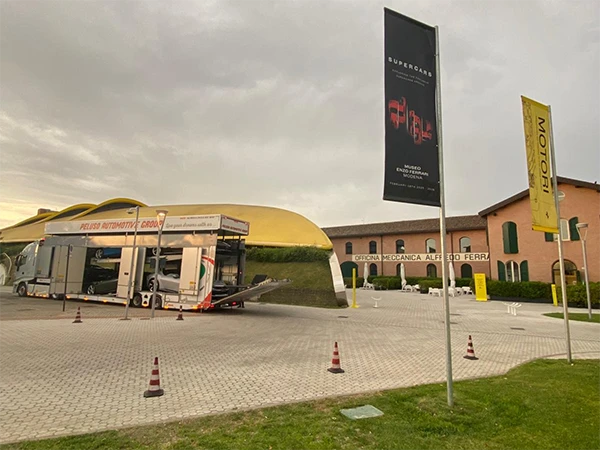 Auto-da-esposizione-in-museo-trasporto-e-logistica-di-Peluso-Automotive-Group