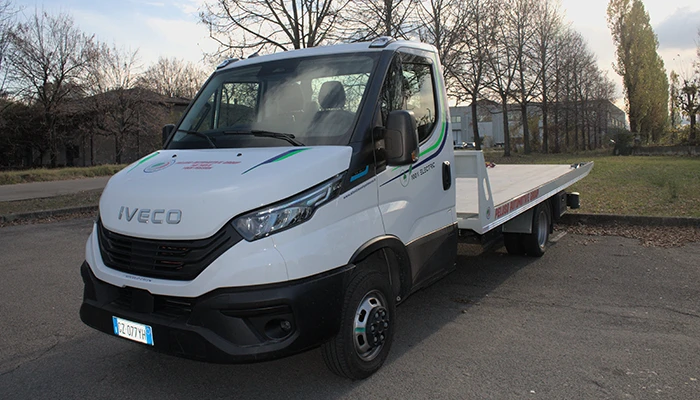 Trasporti-sostenibili-per-veicoli-e-mezzi-di-pregio-peluso