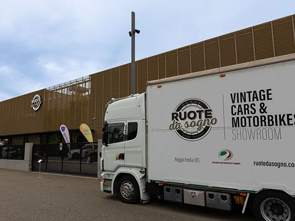 servizio-di-trasporto-auto-per-la-partecipazione-a-fiere-peluso